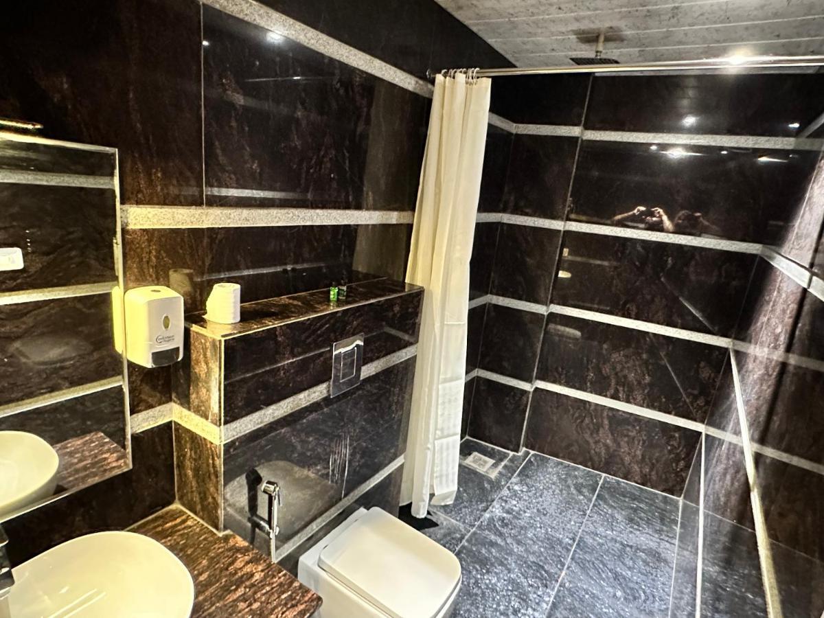 Highlands Hotel Rishīkesh Екстериор снимка